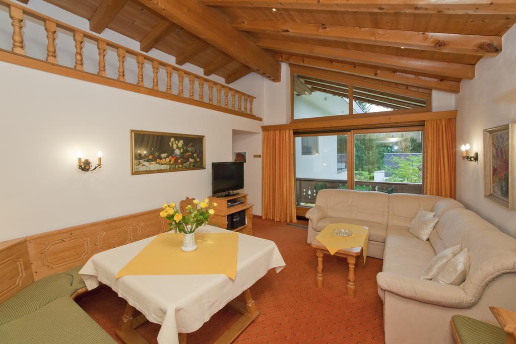 Appartamento Haus Waldrand Oberndorf in Tirol Esterno foto